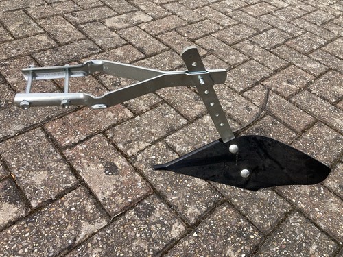 Mantis tiller plough ridger - mantis,